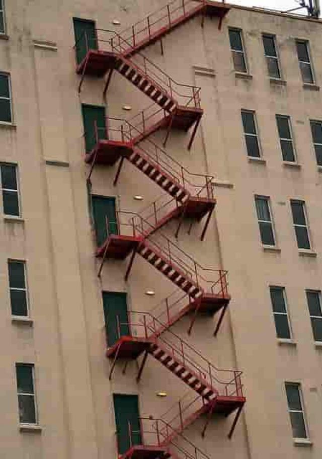 Yangın Merdivenlerinin Önemini Anlamak